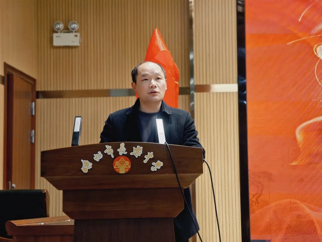 校長發(fā)言.jpg